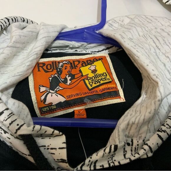New Hoodie by The Rolling Paper Co. black and white - Picture 8 of 8